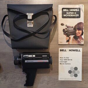 VTG Bell & Howell Director Series XL Movie Cam w/Case and Manual Not Working